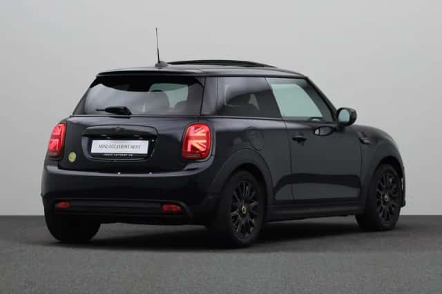 MINI Electric (2022) thumbnail 4
