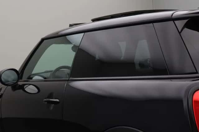 MINI Electric (2022) thumbnail 4