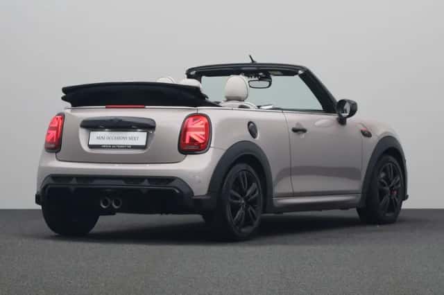 MINI Cooper (2023) thumbnail 2