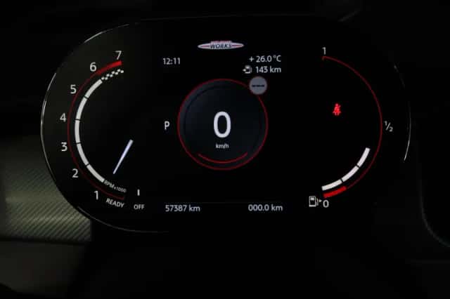 MINI Cooper (2023) thumbnail 3
