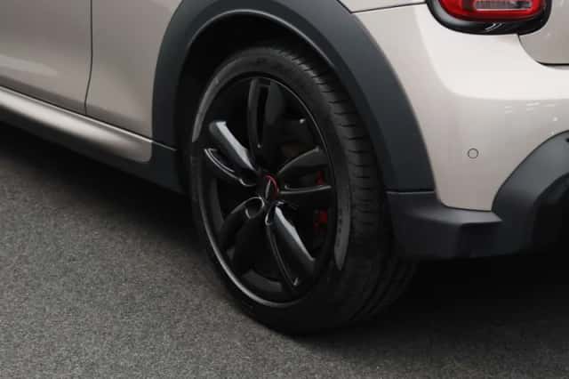 MINI Cooper (2023) thumbnail 5