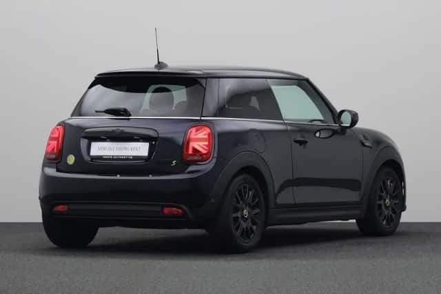 MINI Electric (2023) thumbnail 2