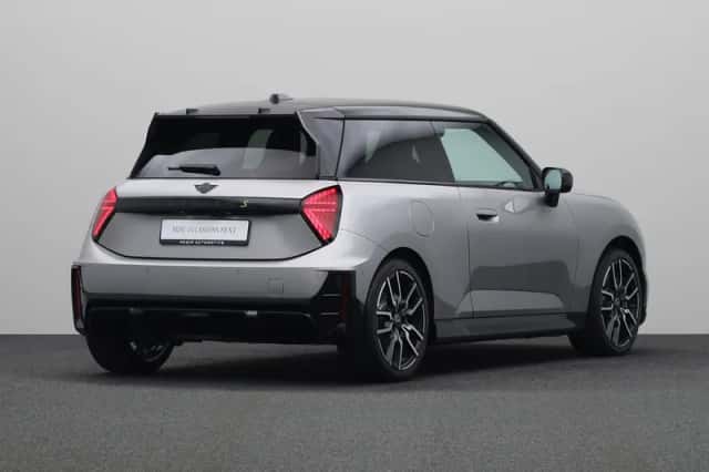 MINI Electric (2026) thumbnail 2