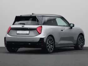 MINI Electric (2026) thumbnail 2