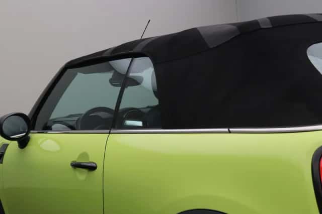 MINI Cooper (2022) thumbnail 4