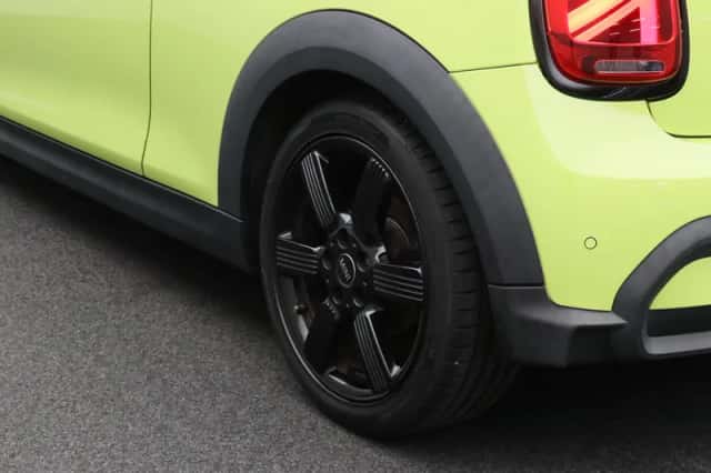 MINI Cooper (2022) thumbnail 5