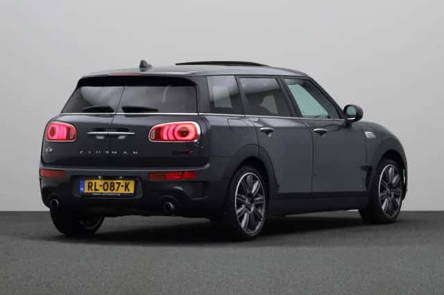 MINI Clubman (2018) thumbnail 2