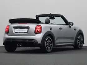 MINI Cooper S (2023) thumbnail 2