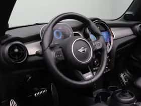 MINI Cooper S (2023) thumbnail 18