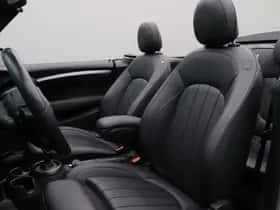 MINI Cooper S (2023) thumbnail 3