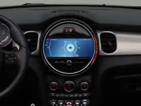 MINI Cooper S (2023) thumbnail 23