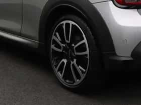 MINI Cooper S (2023) thumbnail 5