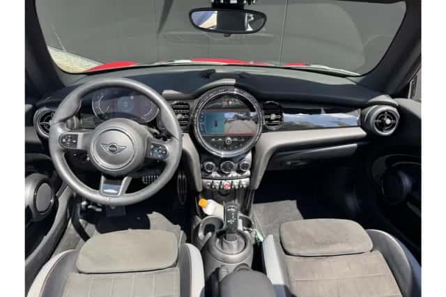 MINI Cooper (2021) thumbnail 4