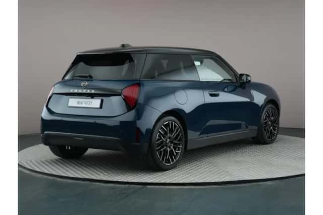 MINI Electric (2025) thumbnail 3