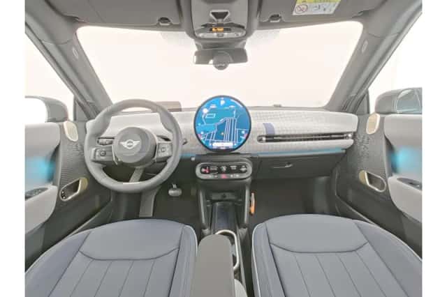 MINI Electric (2025) thumbnail 6