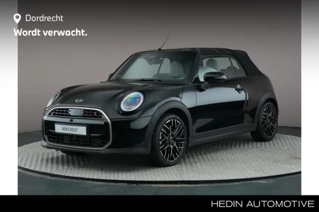 MINI Cooper S (2025) thumbnail 1