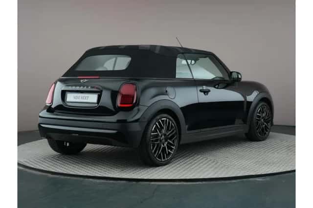 MINI Cooper S (2025) thumbnail 2