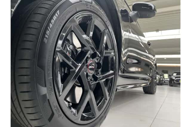 MINI Cooper (2025) thumbnail 5