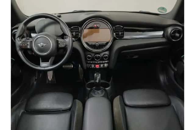 MINI Cabrio (2022) thumbnail 4