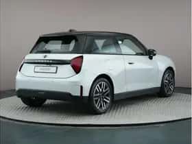 MINI Electric (2025) thumbnail 3