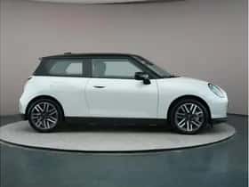 MINI Electric (2025) thumbnail 5