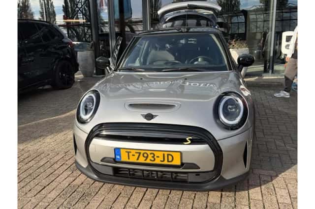 MINI Mini Electric (2023) thumbnail 5