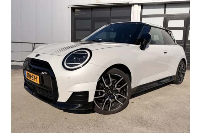 MINI Electric (2026) thumbnail 2