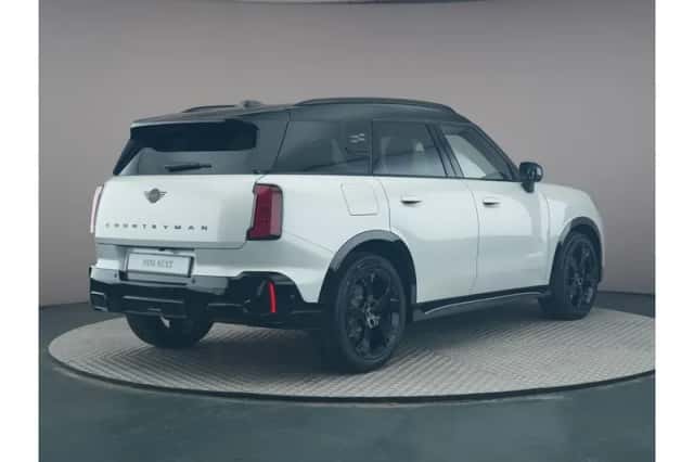 MINI Countryman (2025) thumbnail 2