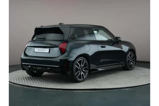 MINI Electric (2025) thumbnail 2