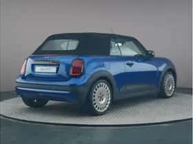 MINI Cooper (2025) thumbnail 2
