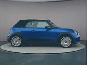 MINI Cooper (2025) thumbnail 5