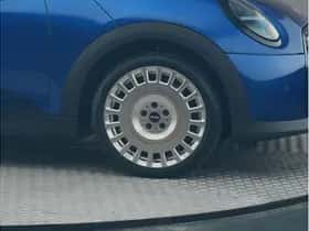 MINI Cooper (2025) thumbnail 6