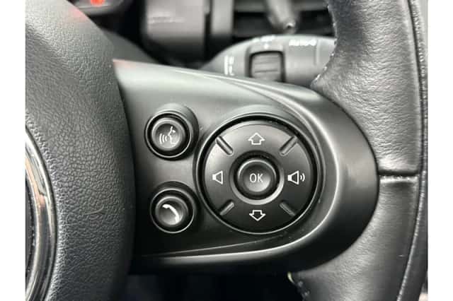 MINI Cooper (2018) thumbnail 12