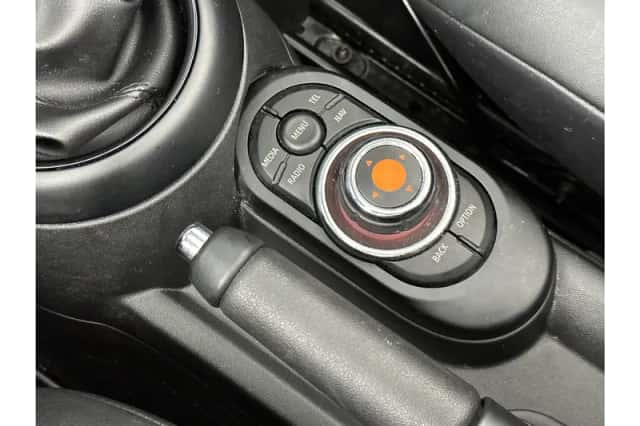 MINI Cooper (2018) thumbnail 14