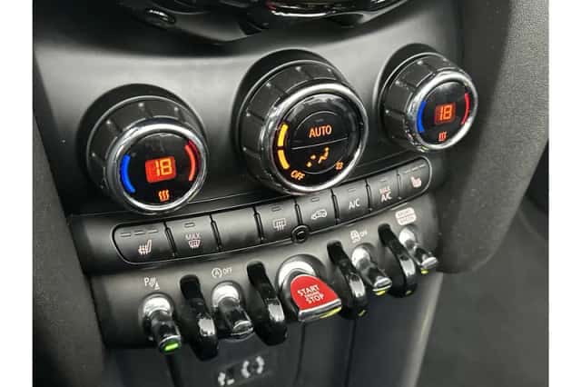 MINI Cooper (2018) thumbnail 23