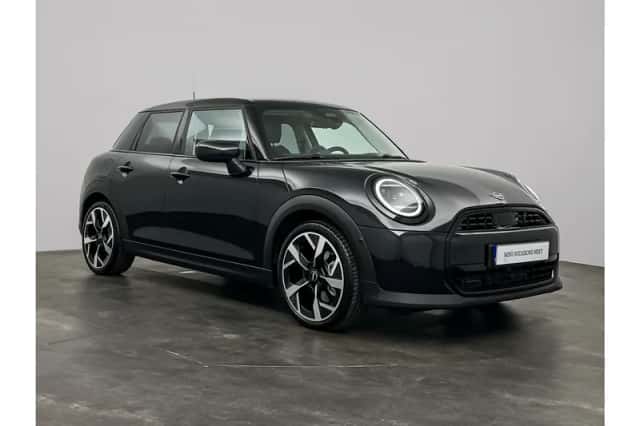 MINI 5-Deurs (2024) thumbnail 2