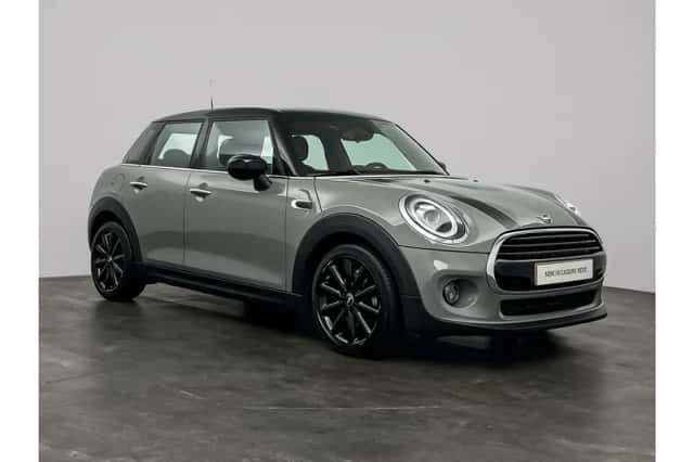 MINI Cooper (2021) thumbnail 2