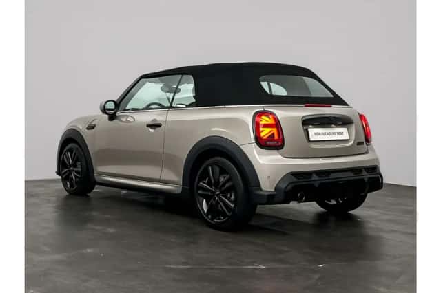 MINI Cooper (2023) thumbnail 5