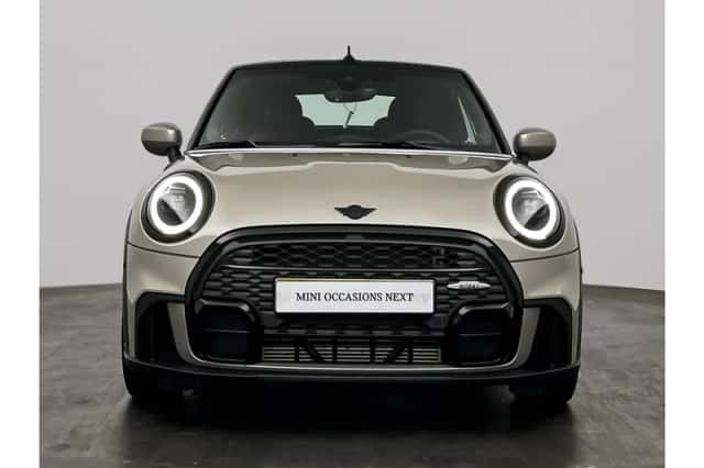 MINI Cooper (2023) thumbnail 6