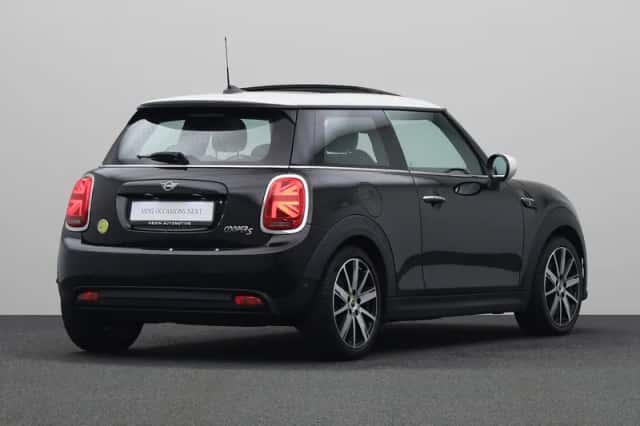 MINI Electric (2022) thumbnail 2