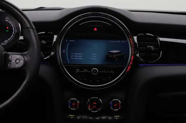 MINI Electric (2022) thumbnail 12
