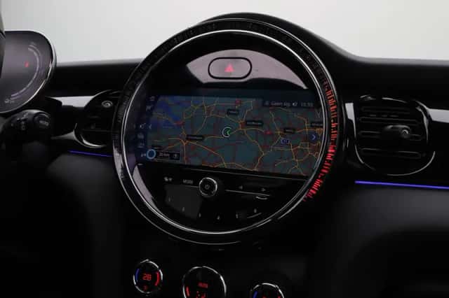 MINI Electric (2022) thumbnail 13