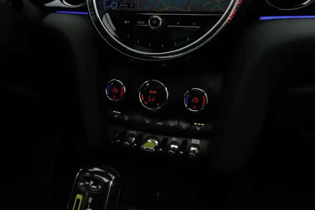 MINI Electric (2022) thumbnail 15