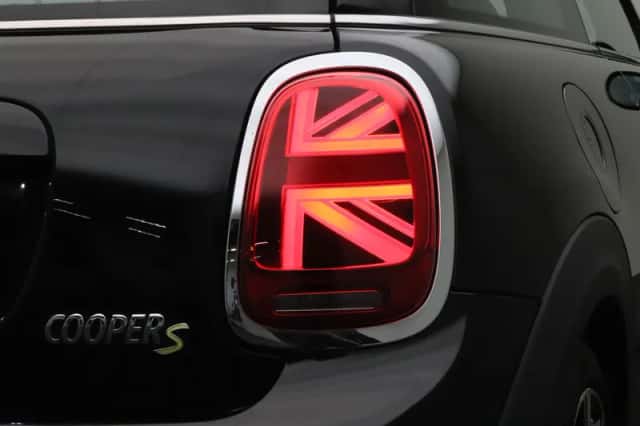 MINI Electric (2022) thumbnail 21