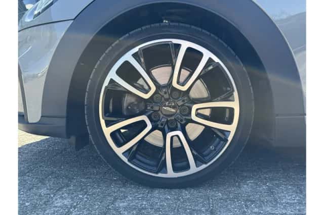MINI Cooper S (2022) thumbnail 6