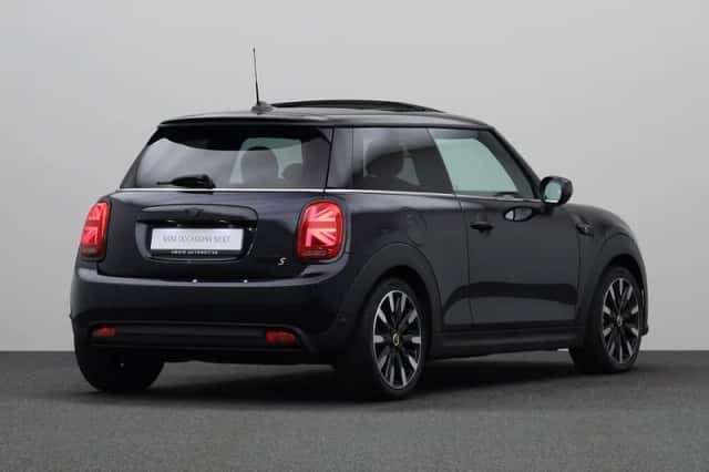 MINI Electric (2021) thumbnail 2