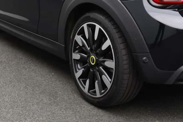 MINI Electric (2021) thumbnail 5