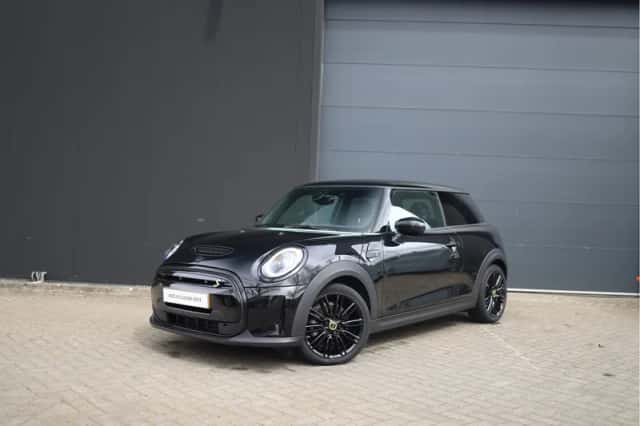 MINI Electric (2023) thumbnail 1