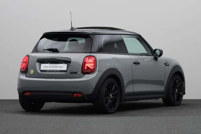 MINI Electric (2022) thumbnail 2