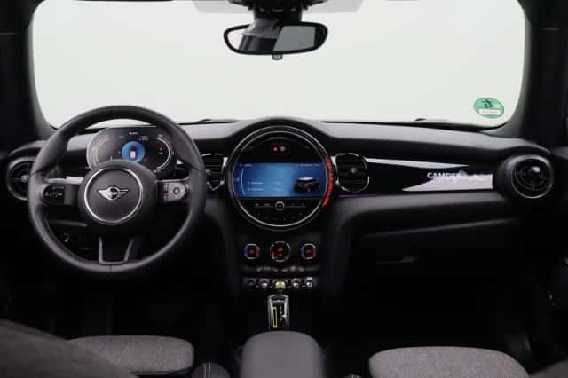 MINI Electric (2022) thumbnail 3